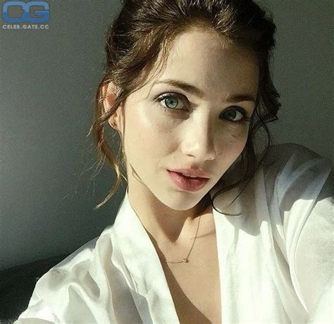 emily rudd topless|Emily Rudd Nude and Sexy Collection